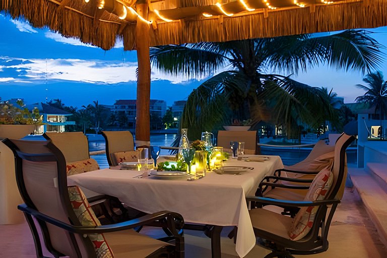 Casa La Torre, Luxury private waterfront villa