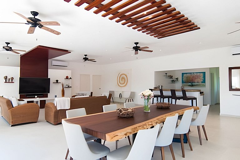 Casa La Torre, Luxury private waterfront villa