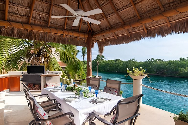 Casa La Torre, Luxury private waterfront villa