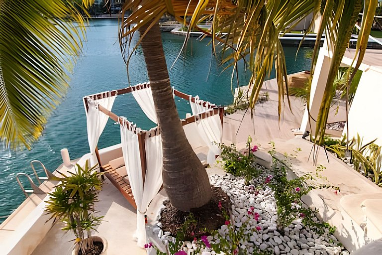 Casa La Torre, Luxury private waterfront villa