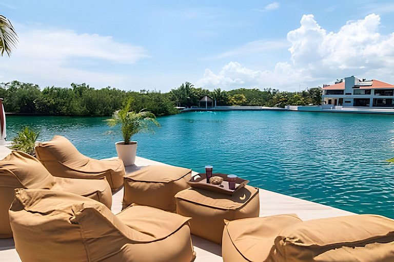 Casa La Torre, Luxury private waterfront villa