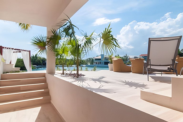 Casa La Torre, Luxury private waterfront villa