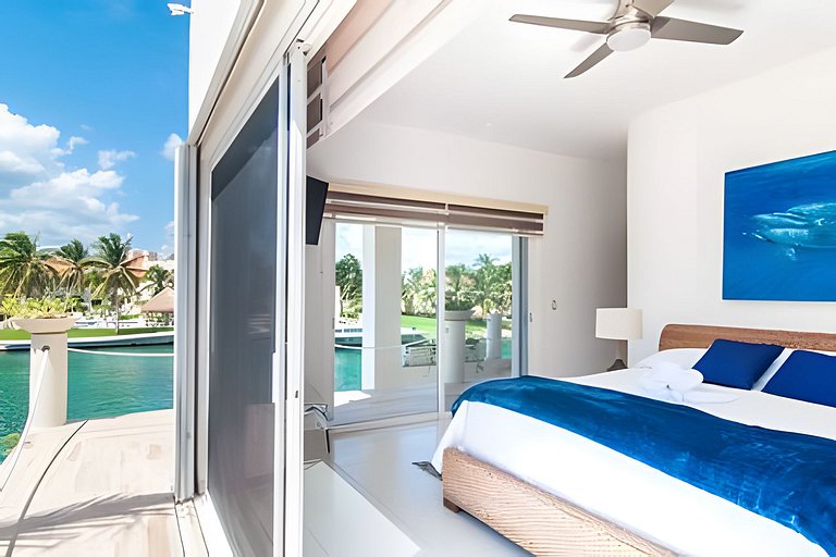Casa La Torre, Luxury private waterfront villa