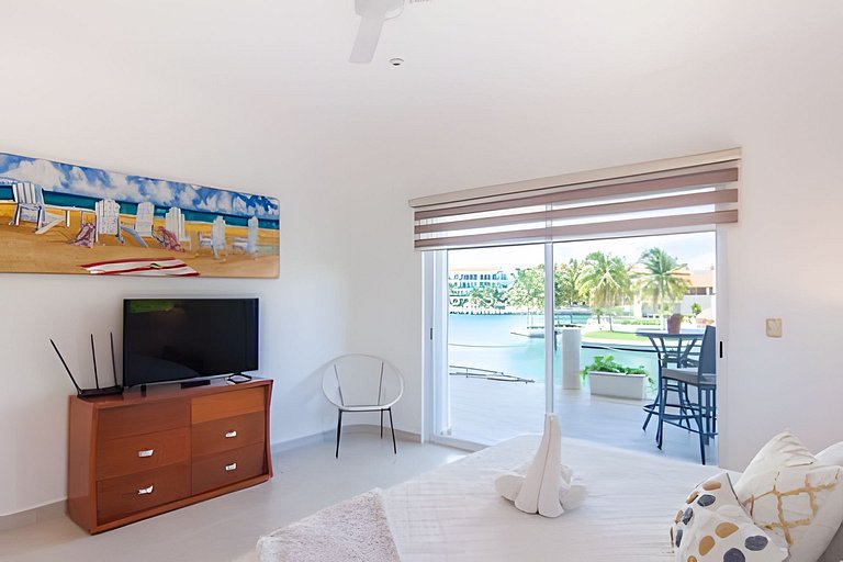 Casa La Torre, Luxury private waterfront villa