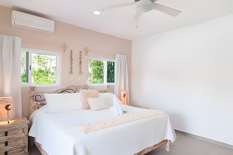 Casa La Torre, Luxury private waterfront villa
