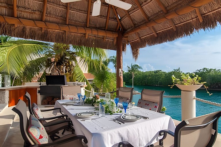 Casa La Torre, Luxury private waterfront villa