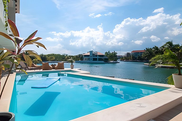Casa La Torre, Luxury private waterfront villa