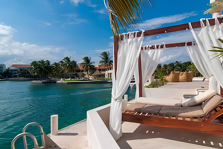 Casa La Torre, Luxury private waterfront villa