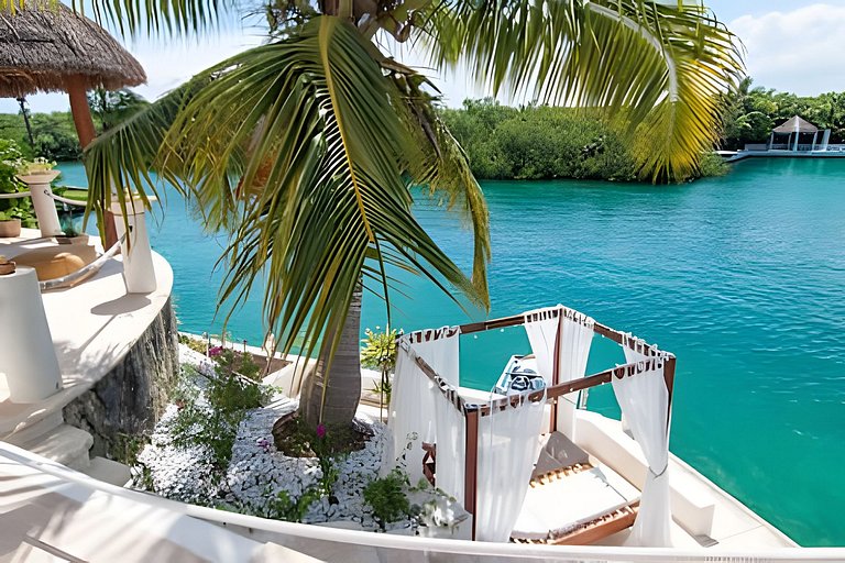 Casa La Torre, Luxury private waterfront villa