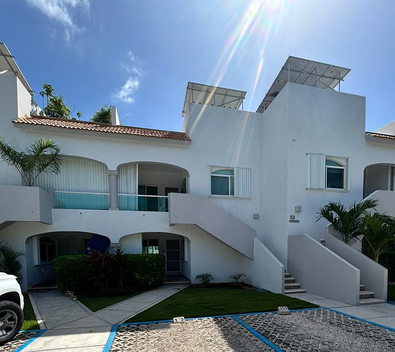 Bay Blue, 2BR on the Lagoon, next to the beach.