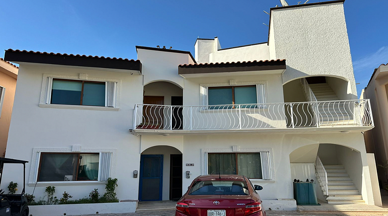 Gorgeous 3 Bd on Lagoon and only 250 ft from beach