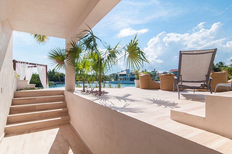Casa La Torre, Luxury private waterfront villa