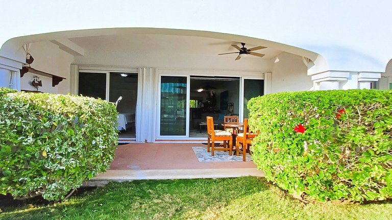 Bay Blue, 2BR on the Lagoon, next to the beach.