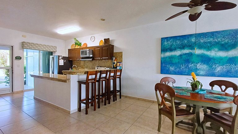 Bay Blue, 2BR on the Lagoon, next to the beach.