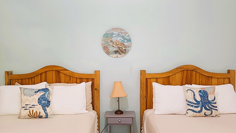 Bay Blue, 2BR on the Lagoon, next to the beach.