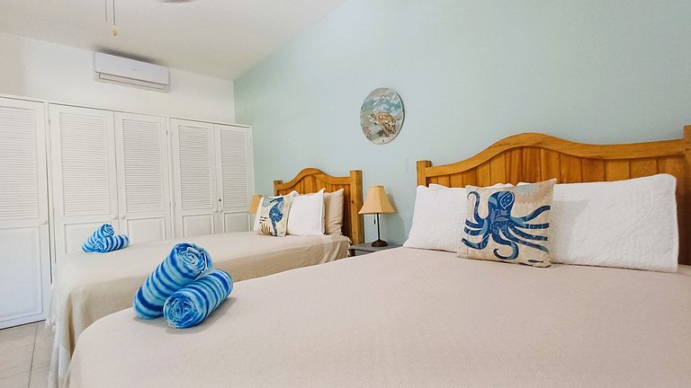 Bay Blue, 2BR on the Lagoon, next to the beach.