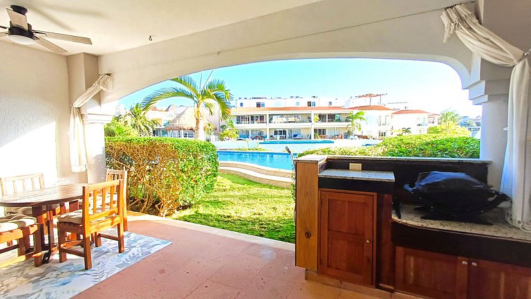 Bay Blue, 2BR on the Lagoon, next to the beach.