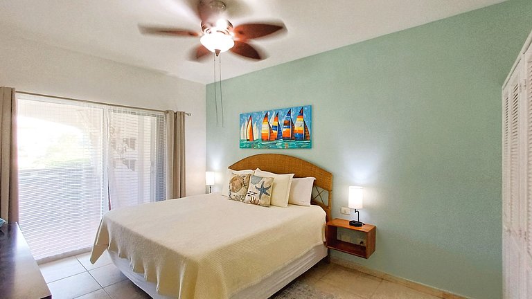 Bay Blue, 2BR on the Lagoon, next to the beach.