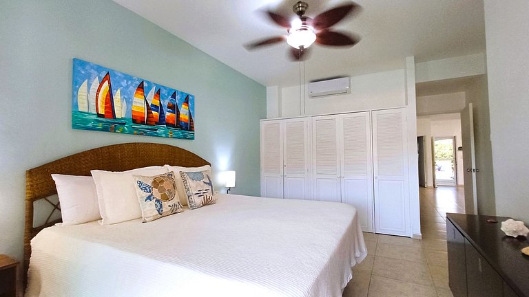 Bay Blue, 2BR on the Lagoon, next to the beach.