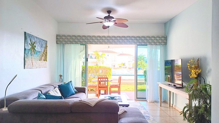 Bay Blue, 2BR on the Lagoon, next to the beach.