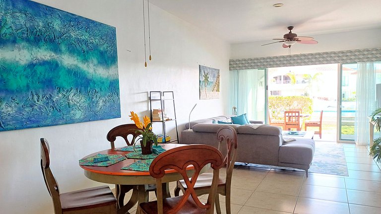 Bay Blue, 2BR on the Lagoon, next to the beach.