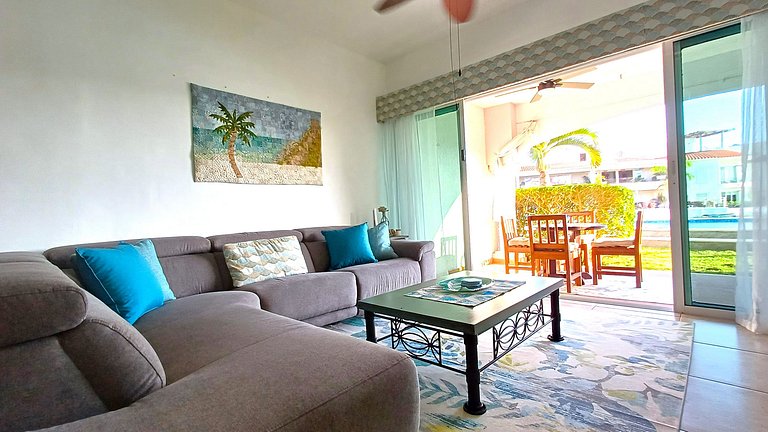 Bay Blue, 2BR on the Lagoon, next to the beach.