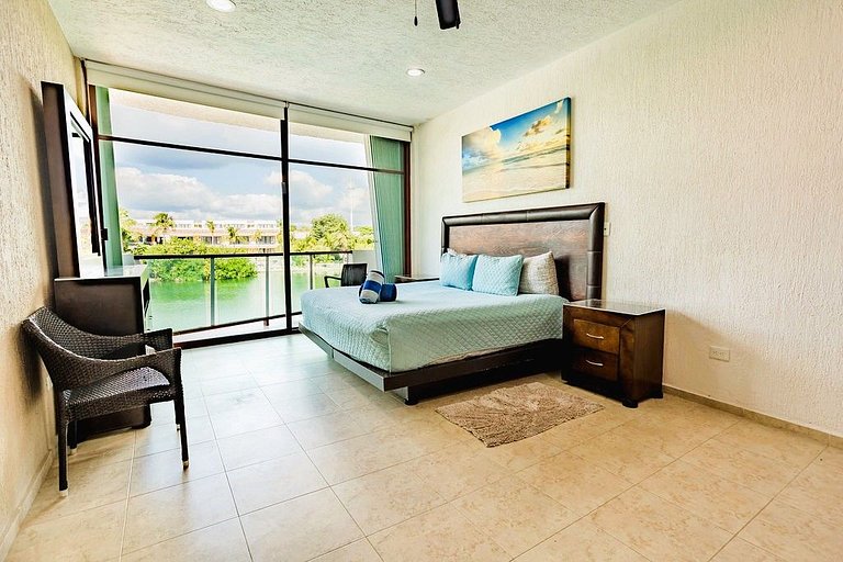 Gorgeous 3 Bd on Lagoon and only 250 ft from beach