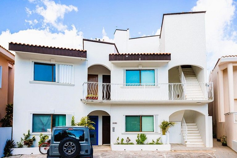 Gorgeous 3 Bd on Lagoon and only 250 ft from beach