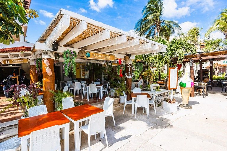 Gorgeous 3 Bd on Lagoon and only 250 ft from beach