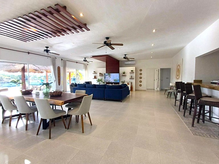 Casa La Torre, Luxury private waterfront villa