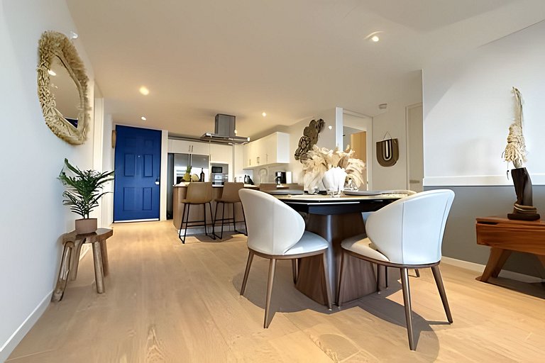 Luxury penthouse with stunning views of the marina