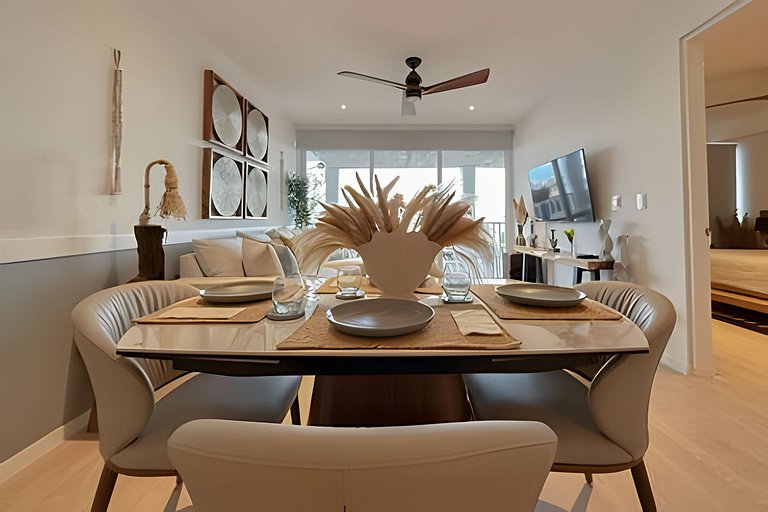 Luxury penthouse with stunning views of the marina