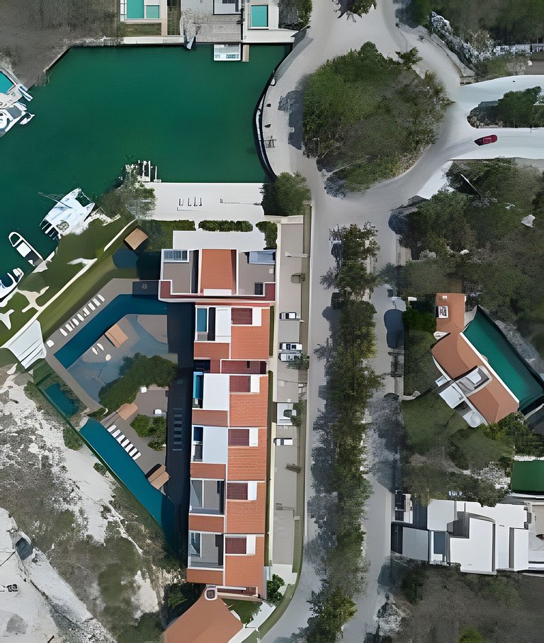 Luxury penthouse with stunning views of the marina