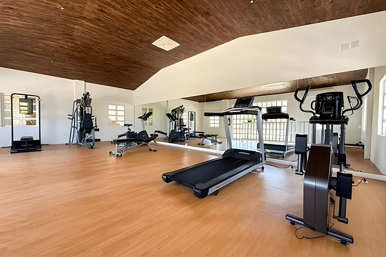 Luxury penthouse with stunning views of the marina